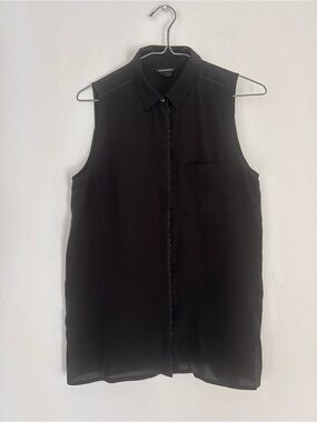 Club Monaco Black Sleeveless Silk Blouse Scalloped Trim Minimalist Workwear Top